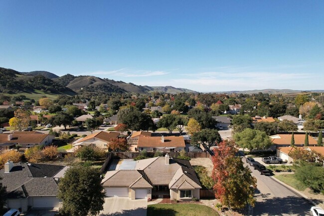 Building Photo - 475 Heritage Ln