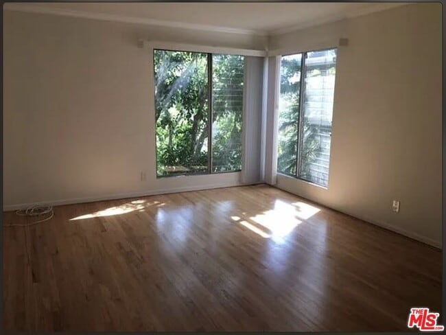 Photo - 1438 S Barrington Ave Unit 6