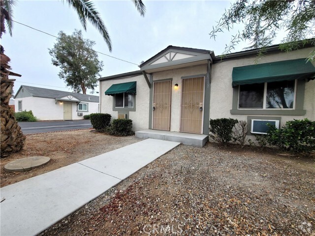 Building Photo - 952 E 10th St Rental
