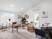 Photo - Modern & Gorgeous Private 2 BD / 1 BA Uppe... House