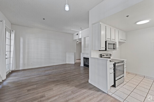 2BR ,2BA - 7020 Lanewood Ave, Los Angeles, CA 90028