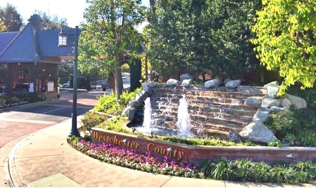 24 Hour Guard Gated - 4542 Westchester Dr