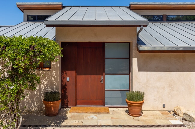 Photo - 622 Cowles Rd