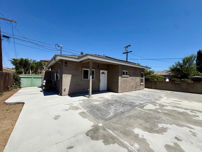 Photo - 5928 N Muscatel Ave