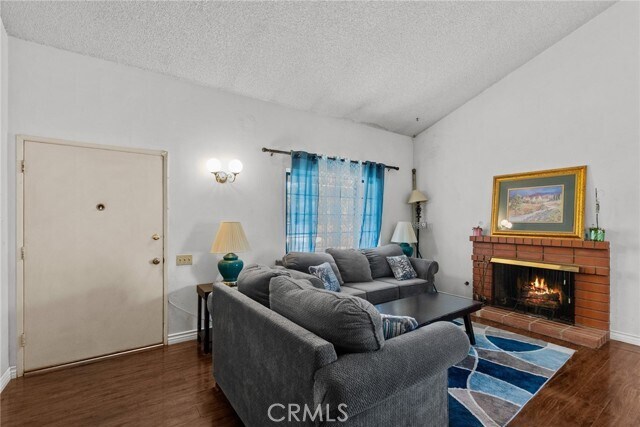 Photo - 663 Eston Pl