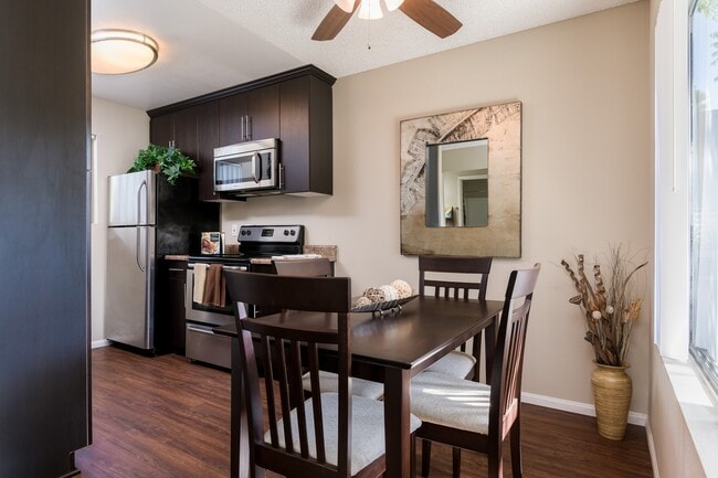 Photo - Navajo Bluffs