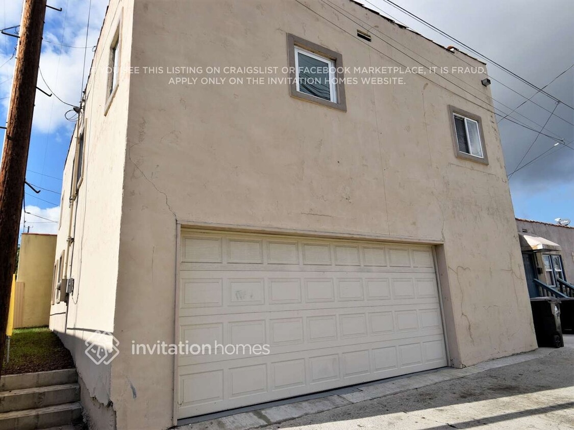 3D Tour - 1031 W 12th St