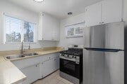 1BR, 1BA - 705SF - Kitchen - PW 4143