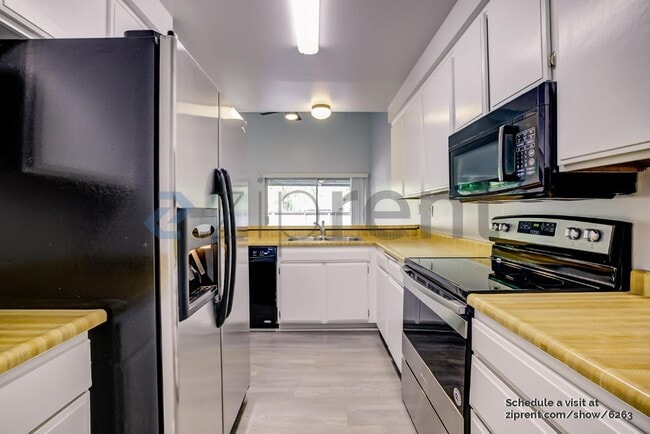 Photo - 1445 Cypress St