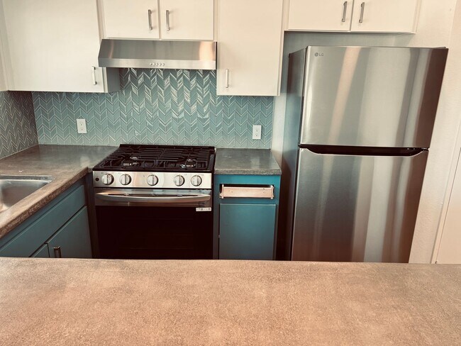 Photo - Beautifully Upgraded 2 Bedroom Apartment For Rent! Unit 4210-201