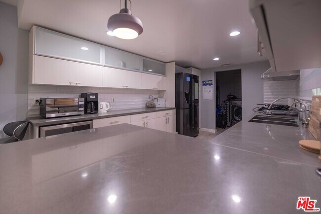 Photo - 1121 S Wilton Pl