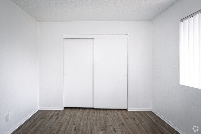 2BR, 2BA - 800-850SF - Secondary Bedroom - 1776 Temple Ave