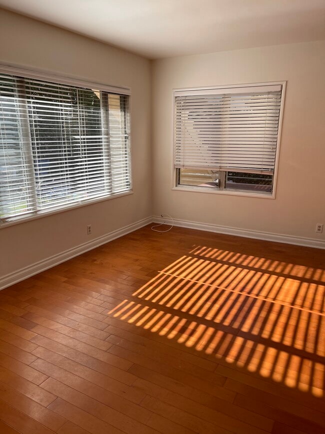 Building Photo - 843 6th St Unit A Rental