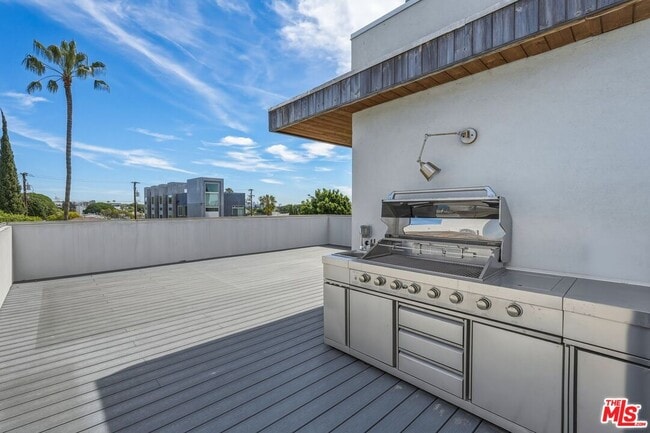 Photo - 1041 N Spaulding Ave