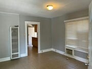 Photo - 331 N 5th St