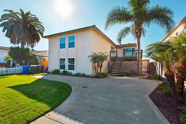 Building Photo - 251-255 Ebony Ave Unit 251