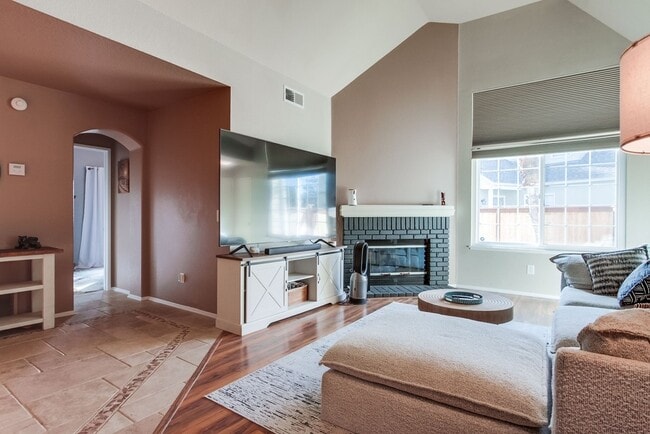 Photo - 2637 Regent Rd