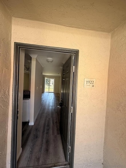 Building Photo - 7405 Charmant Dr