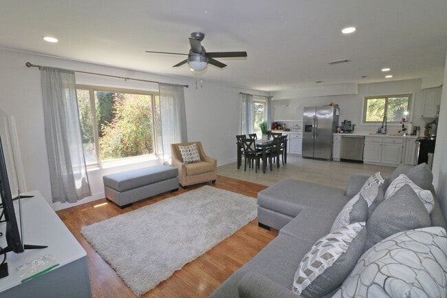 Photo - 1102 Turnstone Way