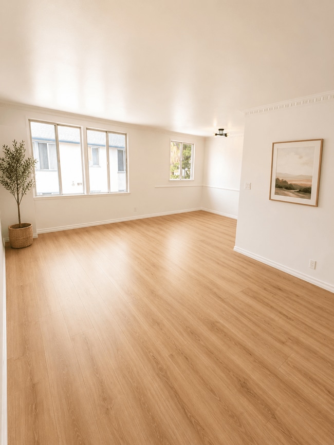 Photo - 820 S Gramercy Place