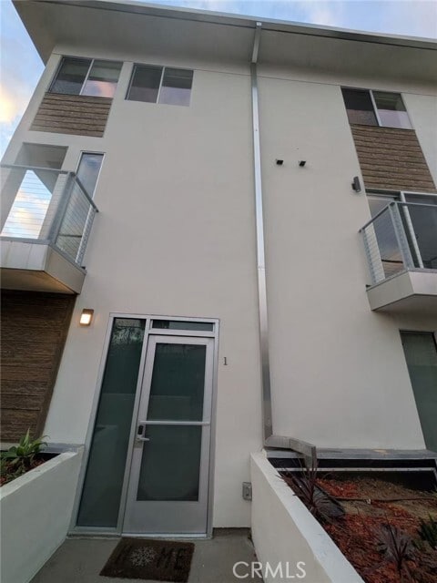 Building Photo - 1245 N New Hampshire Ave Unit 1