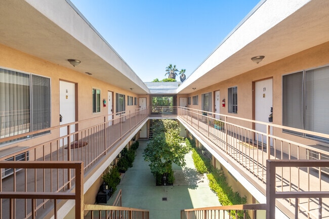 Courtyard - Harper Arms