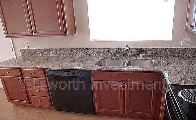 Photo - 3665 Morlan St