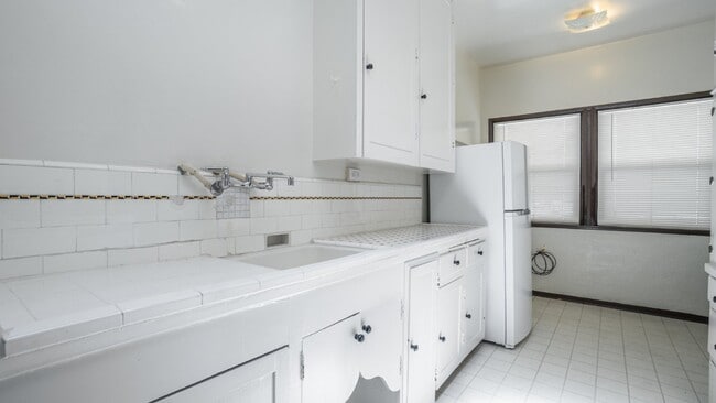Photo - Balboa/North Park Move-In Special Large St... Unit #3