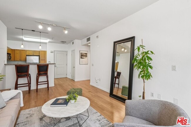 Photo - 100 S Alameda St Unit 234