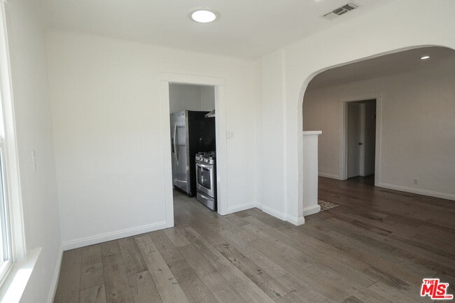 Photo - 2847 Pyrites St