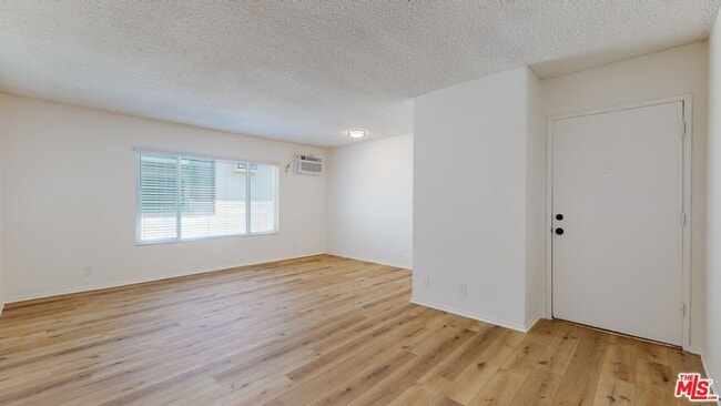 Photo - 1833 Manning Ave Unit 7