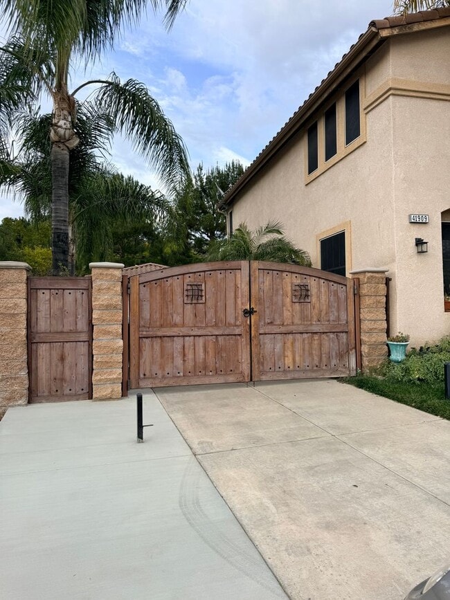 Photo - 3 Bed home with RV Parking for Rent in Murrieta