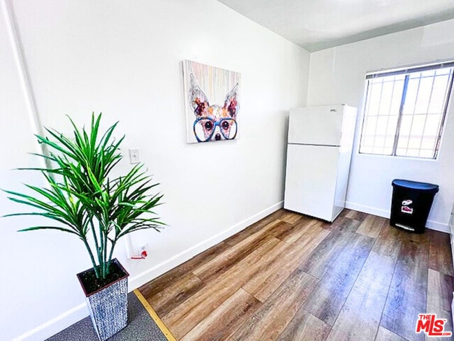 Photo - 1225 Normandie Ave Condo Unit 1227 1/2