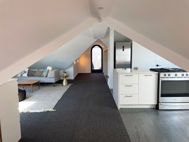 Truax House - Truax House Unit 10