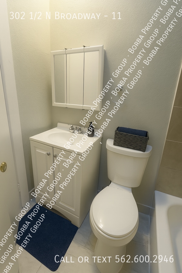 Photo - 302 1/2 N Broadway-11 Unit 11