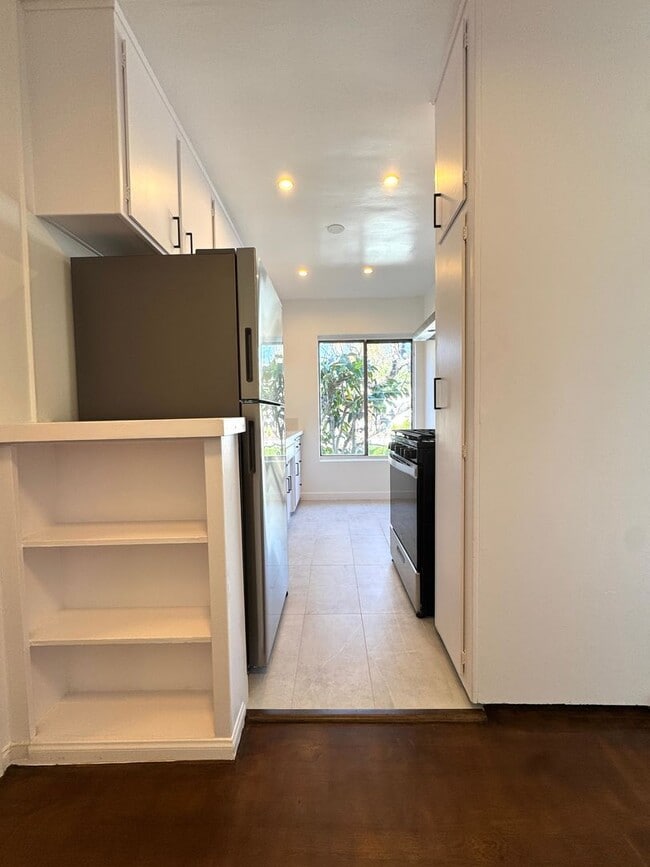 Photo - 1020 N Edinburgh Ave Unit 01