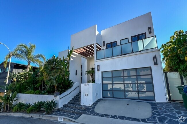Building Photo - 11470 Dona Evita Dr Rental