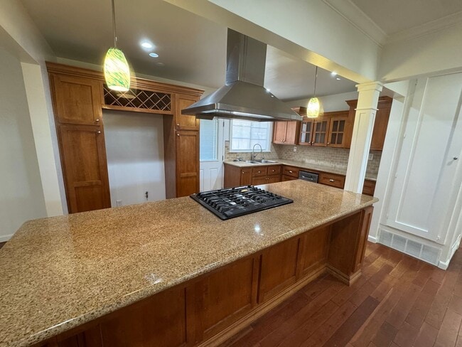 Building Photo - Charming 3 Bed, 2 Bath Single Family Home ...