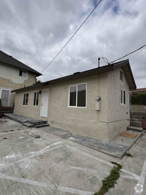 Building Photo - 1811 E Cesar E Chavez Ave Rental
