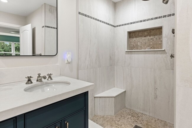 Photo - 1096 Canyon View Dr