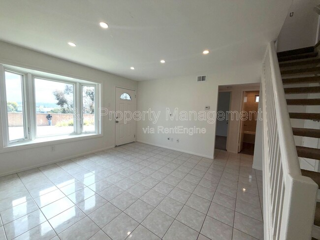 Photo - 1862 Hanford Dr