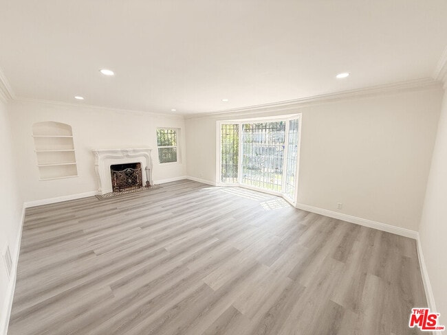 Photo - 115 N Clark Dr Condo