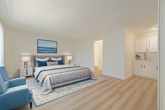 Building Photo - 7466 Rosemead Apts
