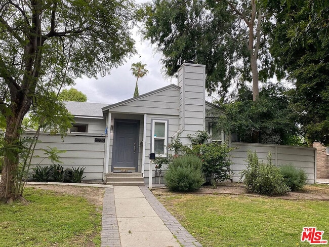 Building Photo - 17429 Burbank Blvd Rental