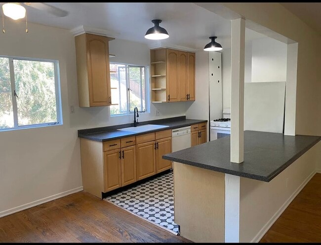 Photo - 730 Silver Lake Blvd