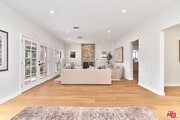 Photo - 916 S Victoria Ave