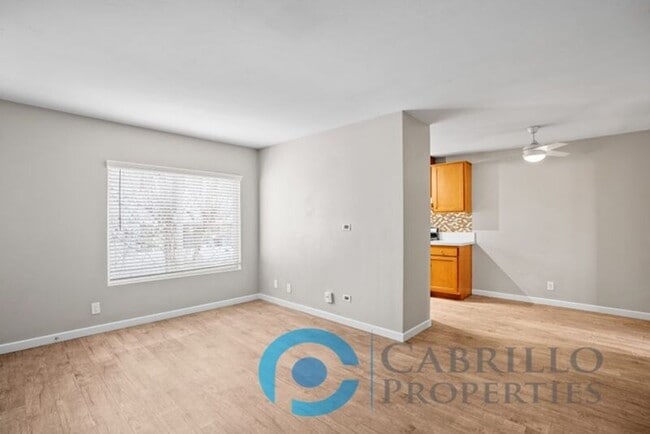 Building Photo - 4546 Illinois St Unit #6