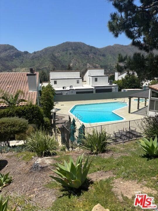 Building Photo - 1644 Palisades Dr Rental