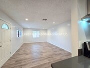 Photo - 904 S Kenmore St House