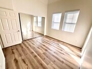 Photo - VIA Unit 305